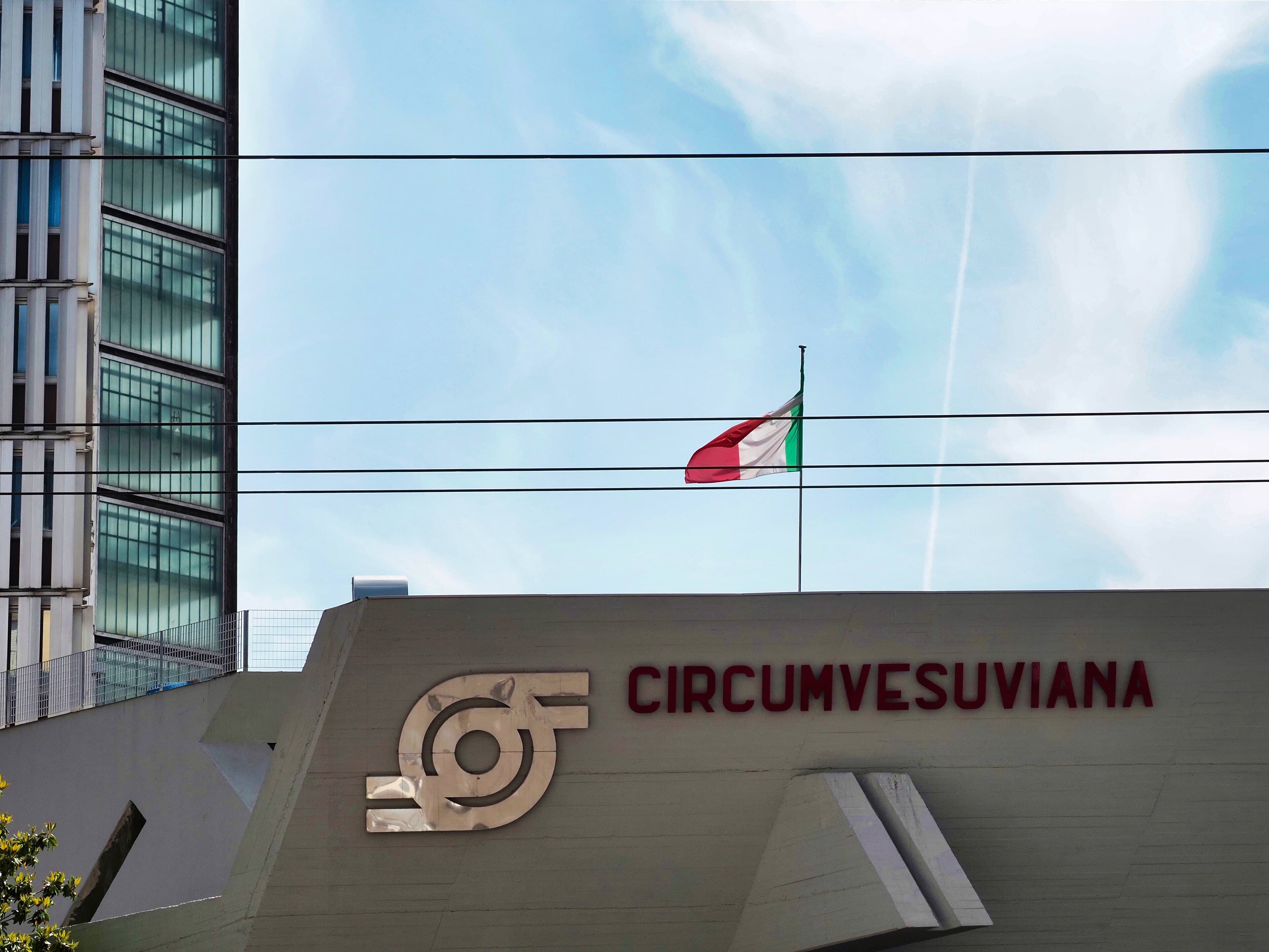 The Circumvesuviana train — what to know