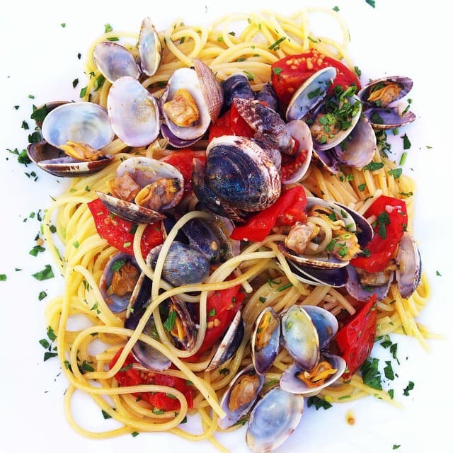 Spaghetti alle vongole — the dish Naples invented
