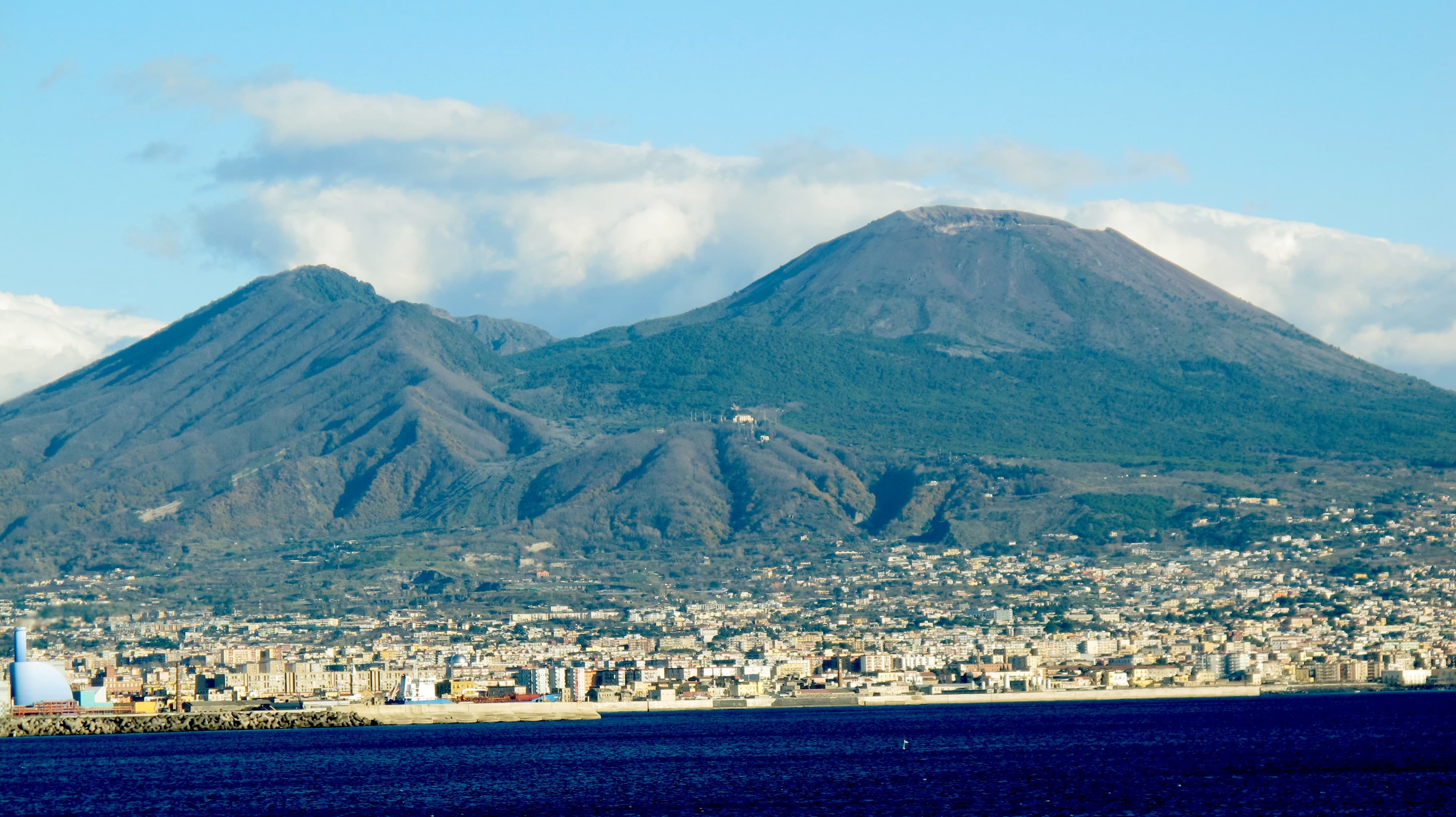 Hiking Vesuvius — to the rim and back